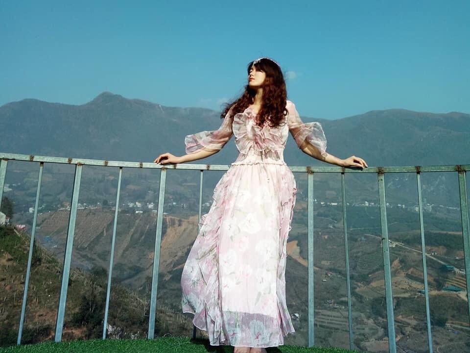 Co gai Mong duoc chu y nho buc anh cua nguoi la anh 2