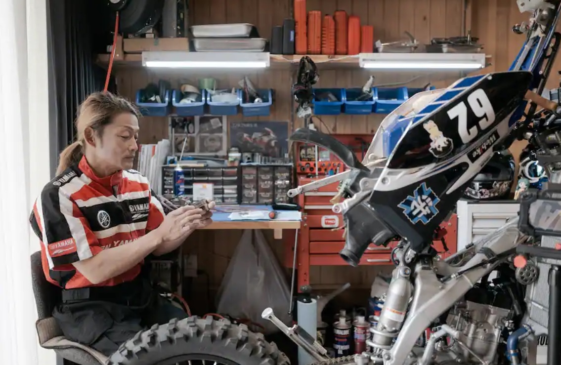 ‘Hot girl biker’ lo mat va gioi tinh that anh 6