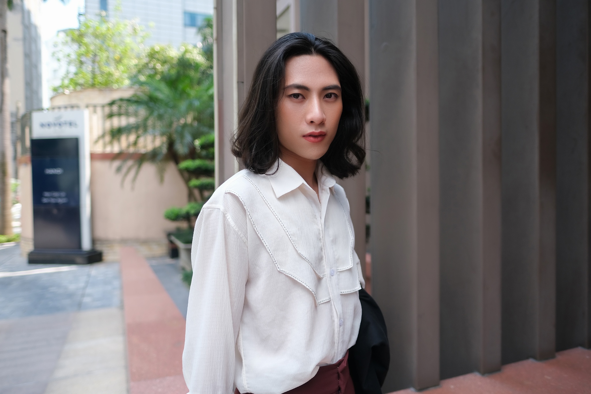 Nhà thiết kế khuyết một tay ảnh 3 Nha thiet ke khuyet mot tay anh 3