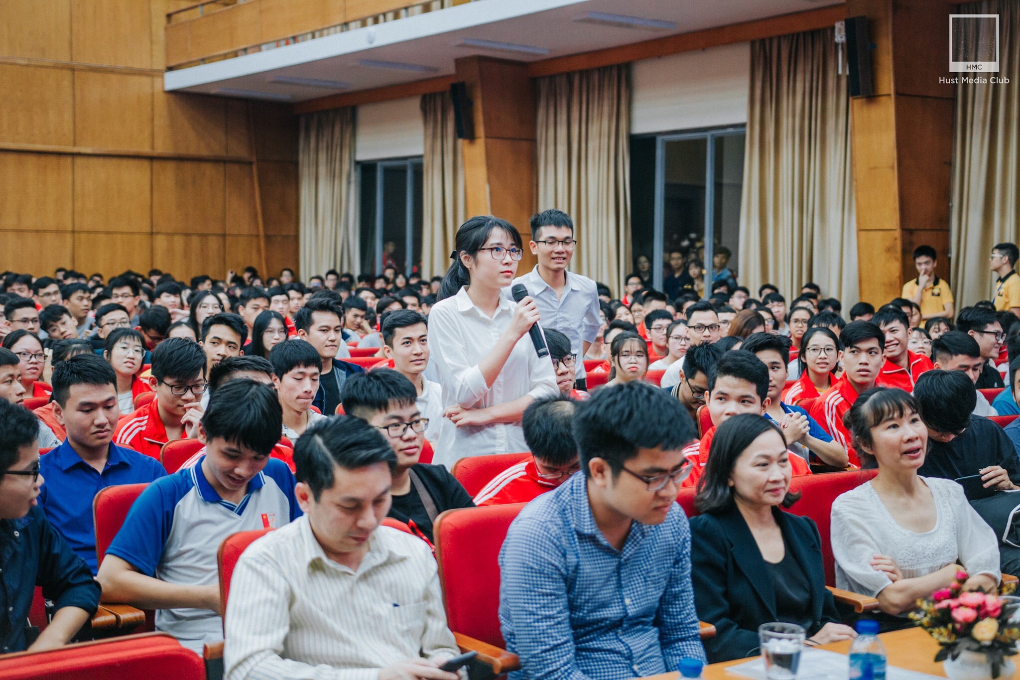 Co gai tot nghiep xuat sac DH Bach khoa Ha Noi anh 3