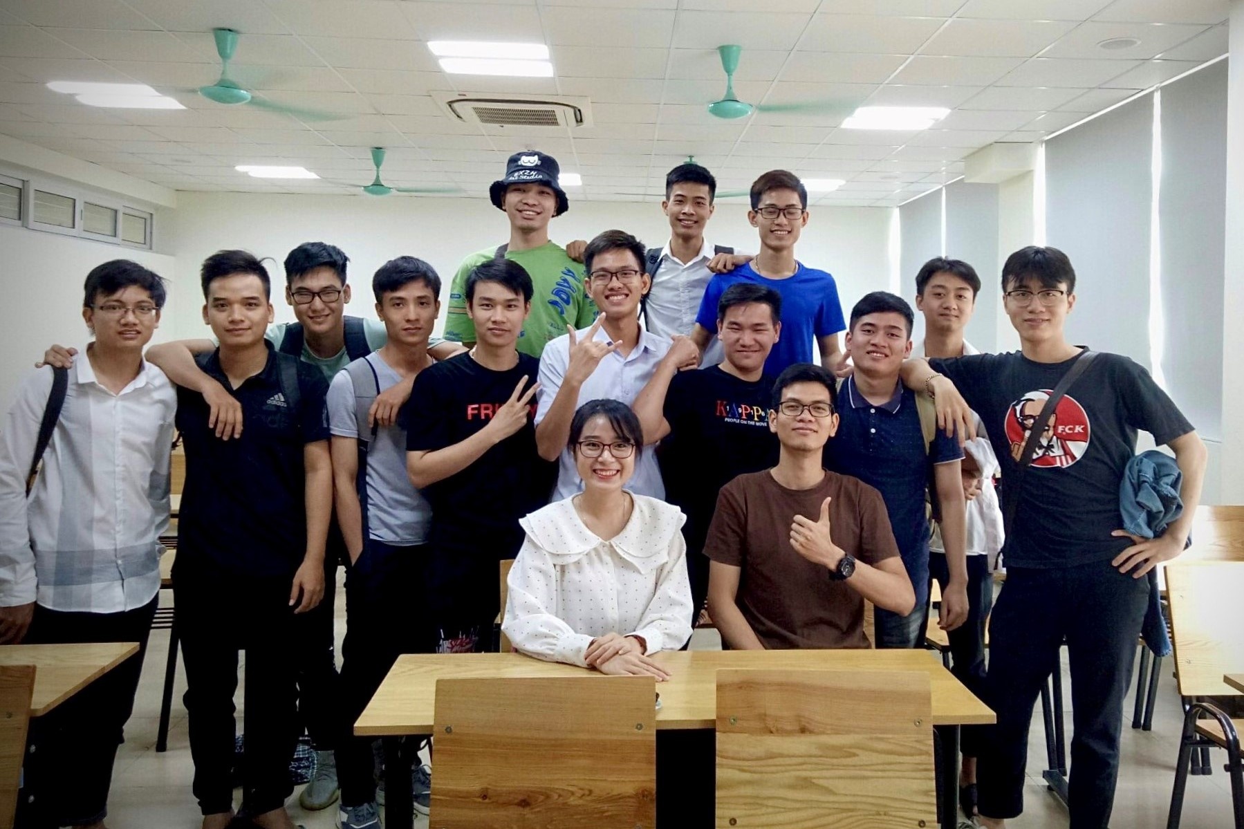 Co gai tot nghiep xuat sac DH Bach khoa Ha Noi anh 2