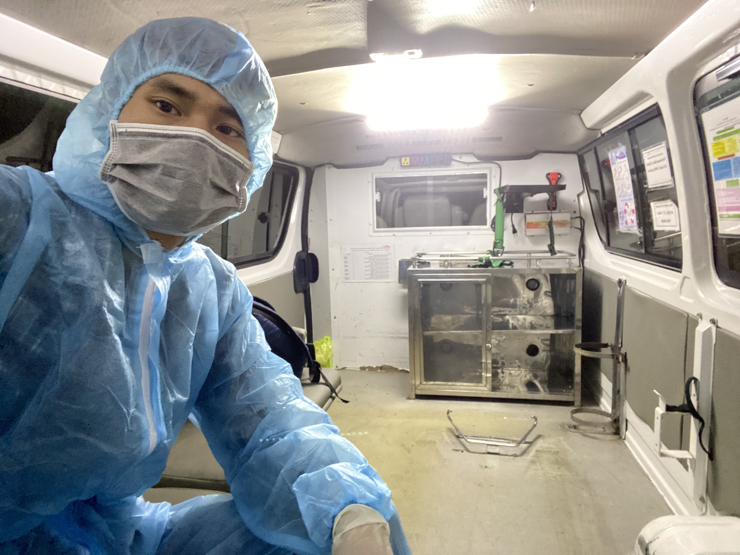 ‘Toi phai di cach ly trong dem vi vao chung thang may voi F0’ hinh anh