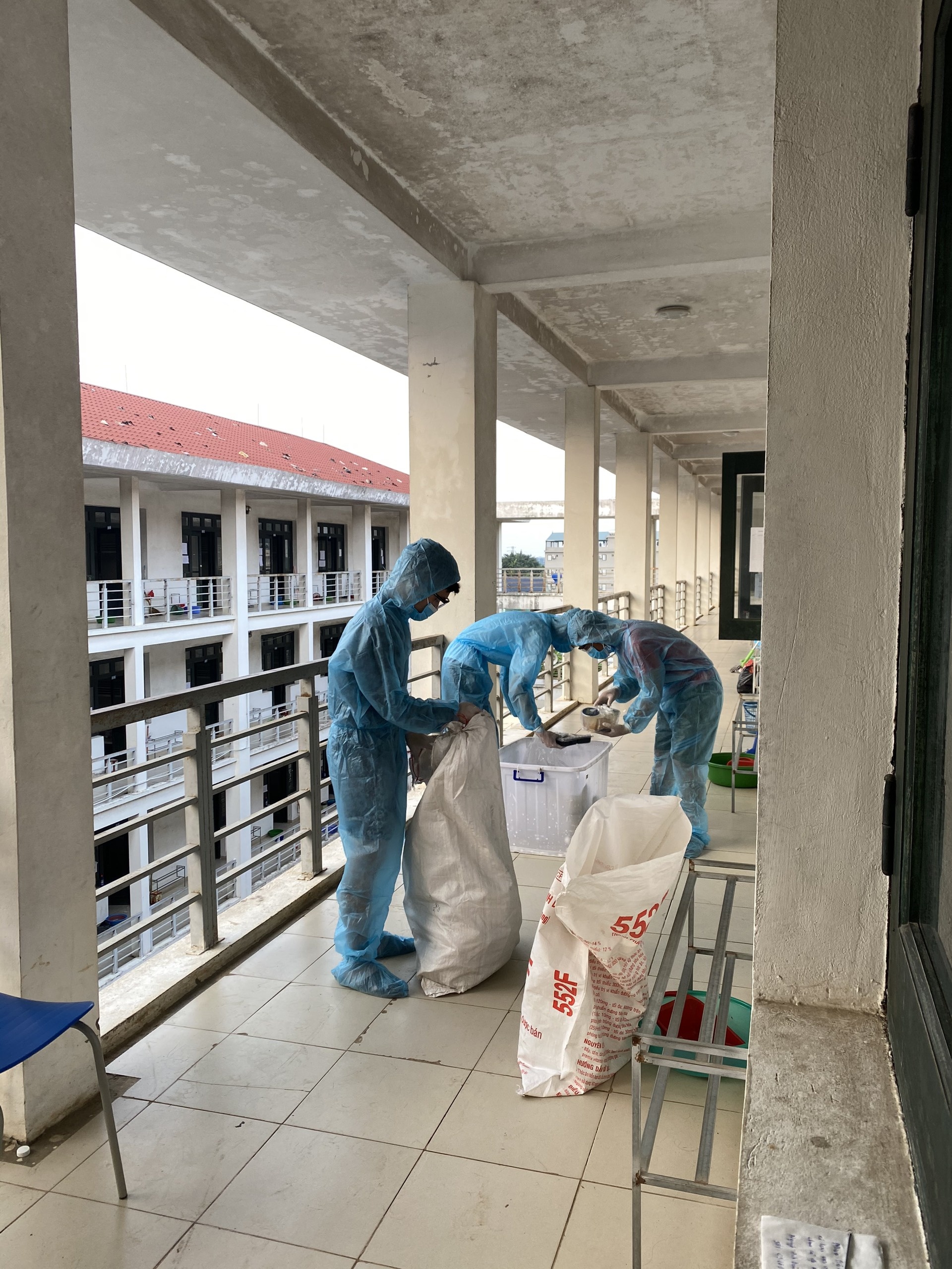 Thanh F1 vi di chung thang may voi F0 anh 3