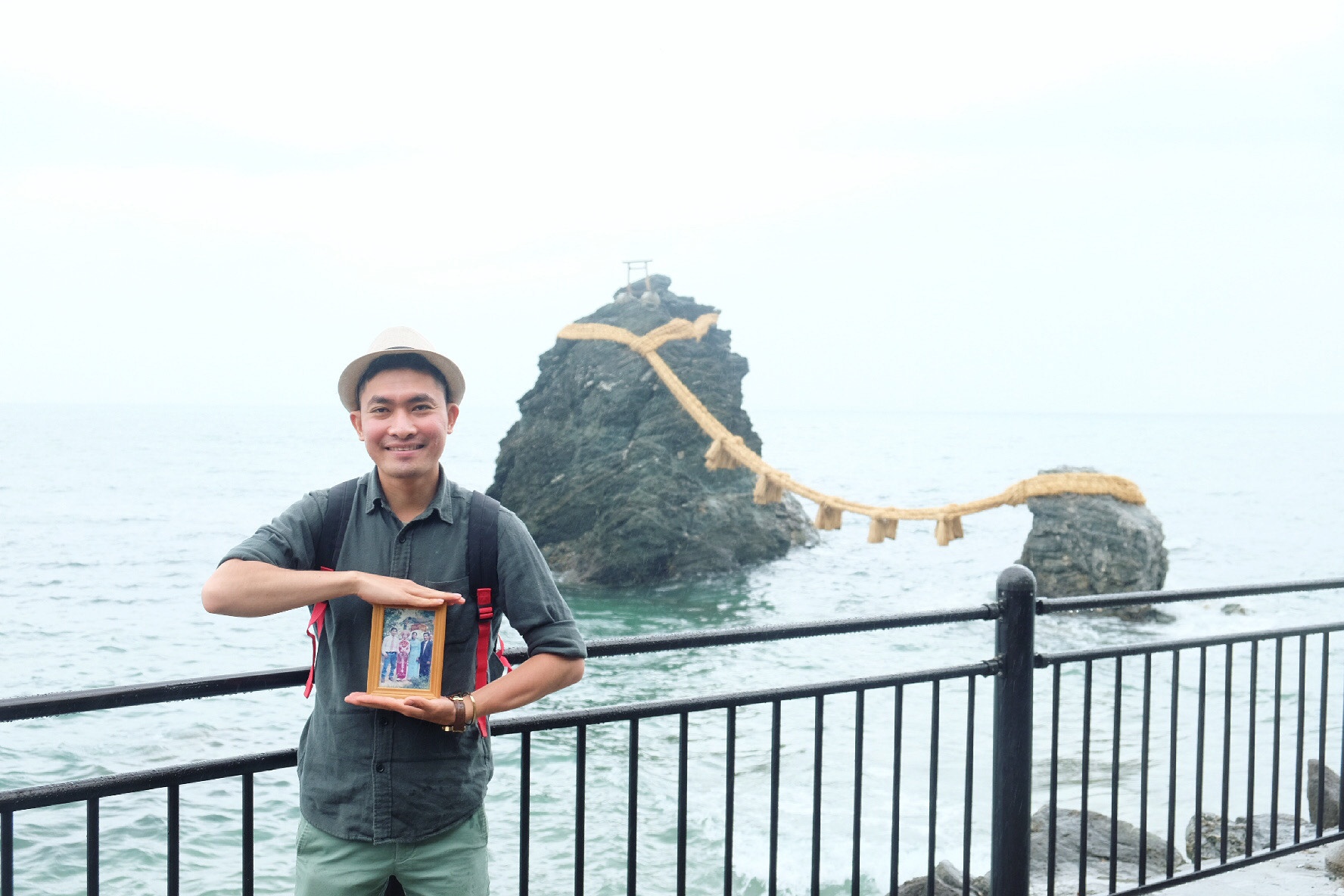 Chang trai mang di anh cha me di khap Nhat Ban anh 4