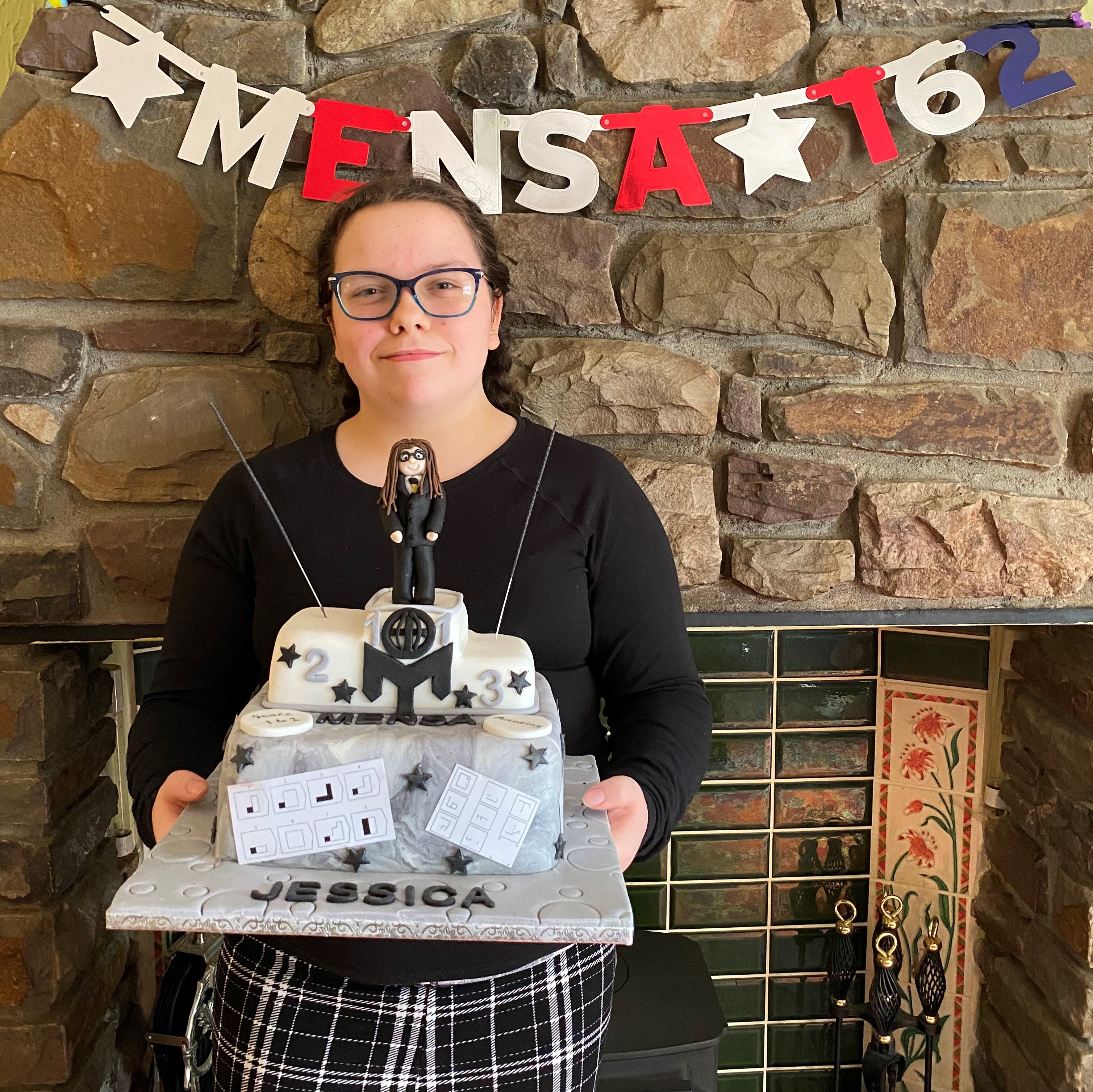 Co be 13 tuoi co IQ 162 anh 1