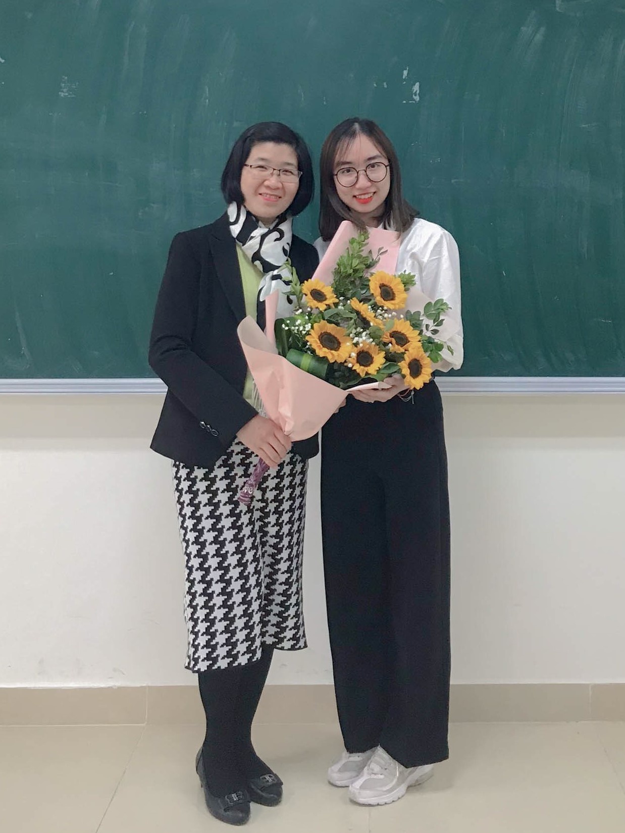 Nữ sinh tốt nghiệp xuất sắc ĐH Bách khoa Hà Nội ảnh 3 Nu sinh tot nghiep xuat sac DH Bach khoa Ha Noi anh 3