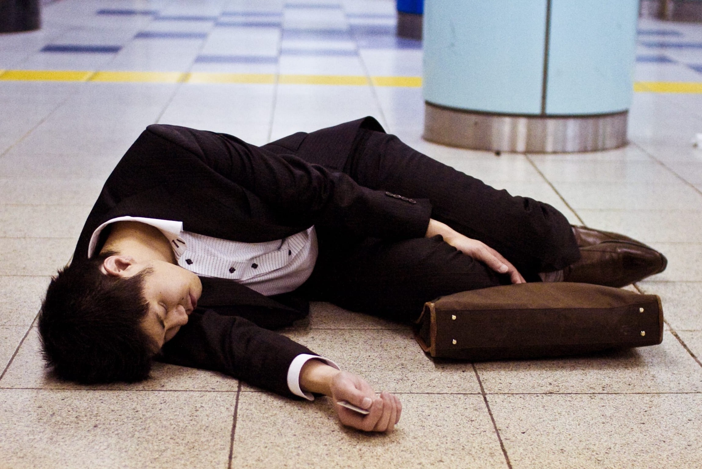 Cai chet cua mot nhan vien phoi bay van hoa lam viec doc hai o Han hinh anh