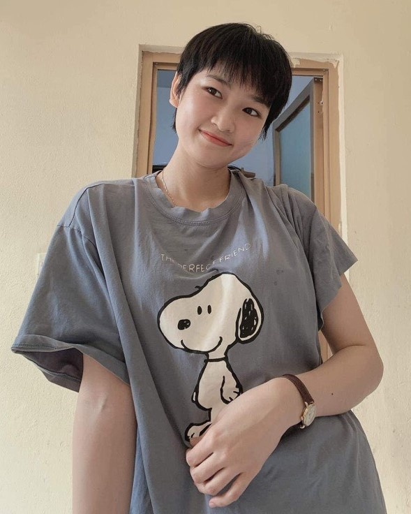 Nữ điều dưỡng ở Quảng Ninh cắt tóc trước khi đến Bắc Giang ảnh 2 Nu dieu duong o Quang Ninh cat toc truoc khi den Bac Giang anh 2
