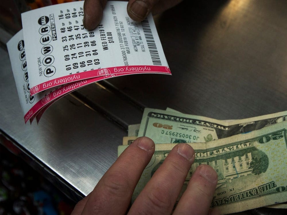 Tim thay thi the nguoi tung trung xo so duoi song o My hinh anh