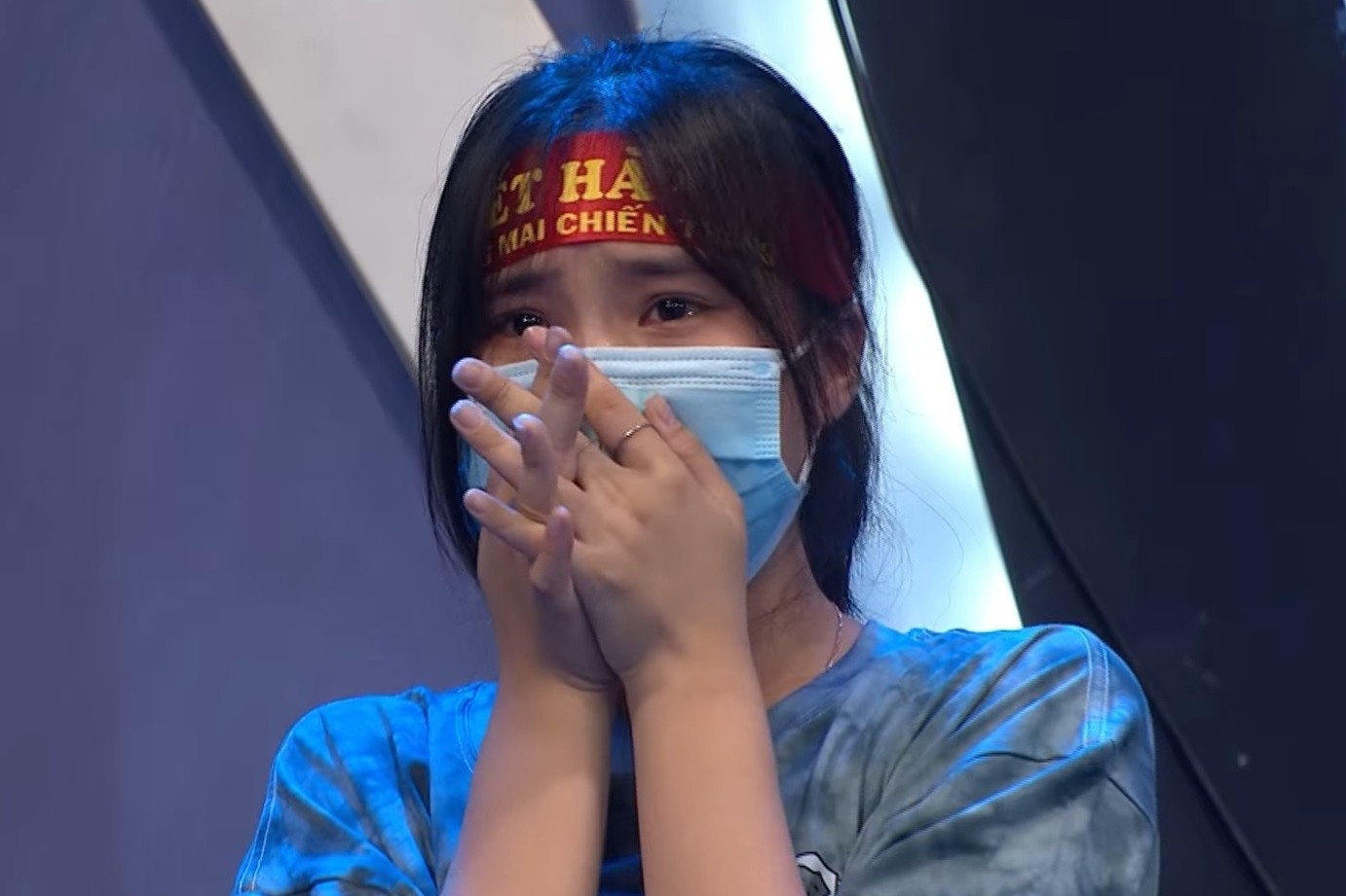 Khoanh khac nghet tho quyet dinh thi sinh vao chung ket Olympia hinh anh