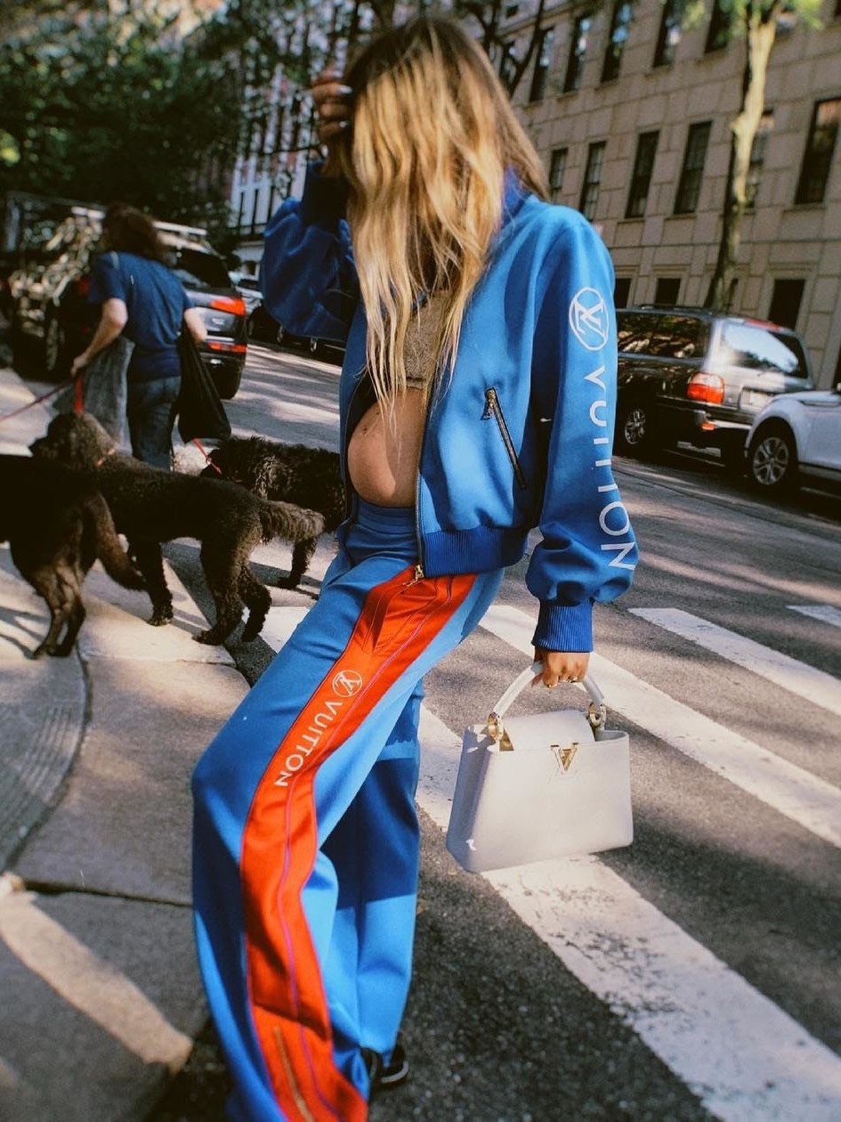 áo crop top trở thành xu hướng thời trang bầu ảnh 3 ao crop top tro thanh xu huong thoi trang bau anh 3