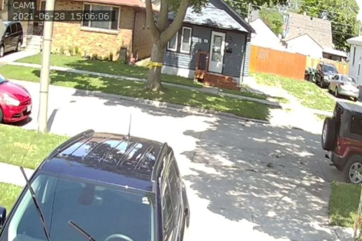 Video gia dinh o Canada bi livestream tren trang web anh 3