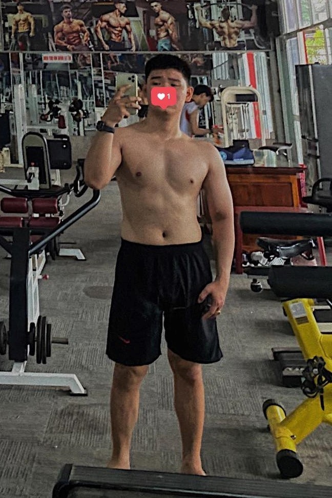 Chàng trai lột xác nhờ tập gym trong dịch ảnh 3 Chang trai lot xac nho tap gym trong dich anh 3