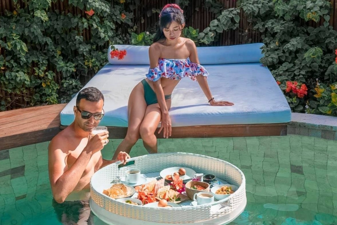 Bali co niu khach Tay o lai lau dai hinh anh