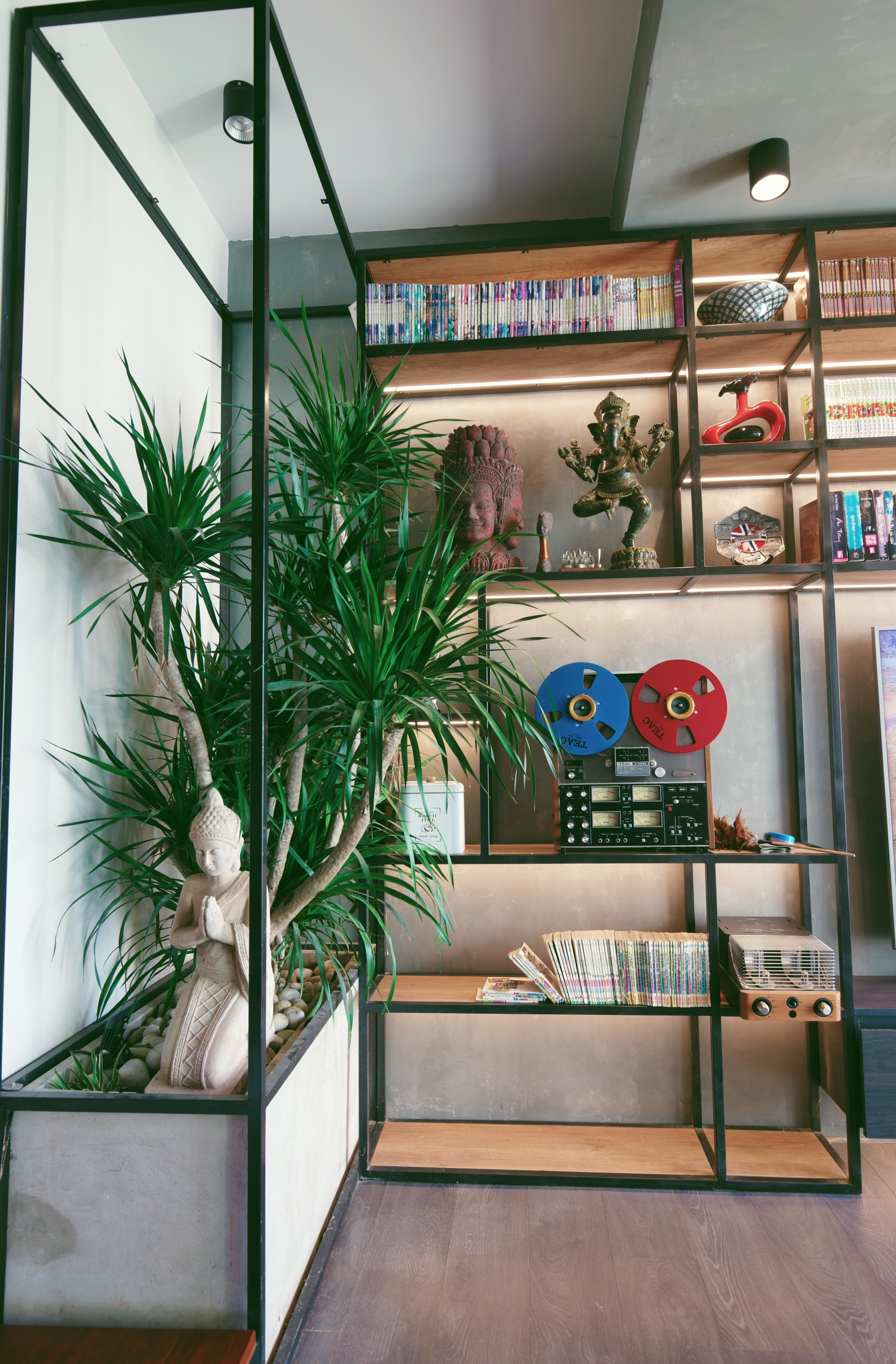 Ho sen trong can penthouse cua a khoi DH Kinh te Quoc dan anh 7