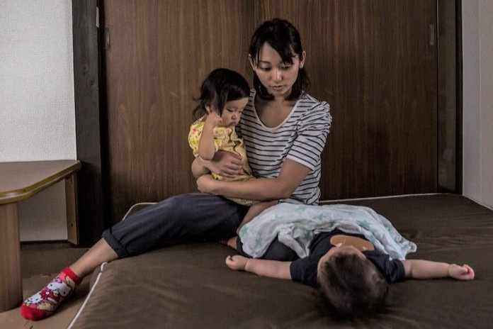 Co thai truoc sep, nhan vien o Nhat phai xin loi hinh anh