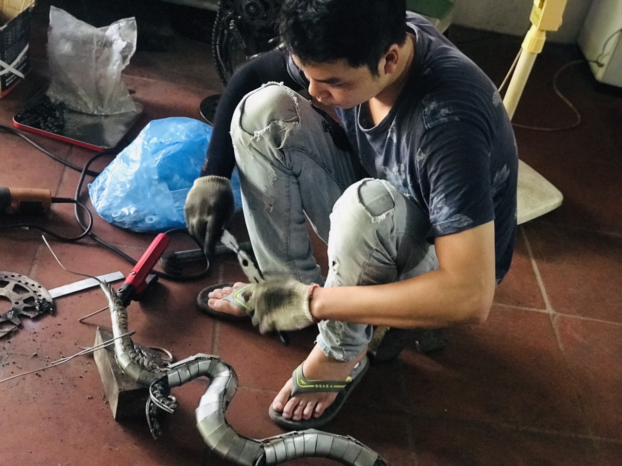 Bo viec luong cao de khoi nghiep voi linh kien oto xe may anh 5