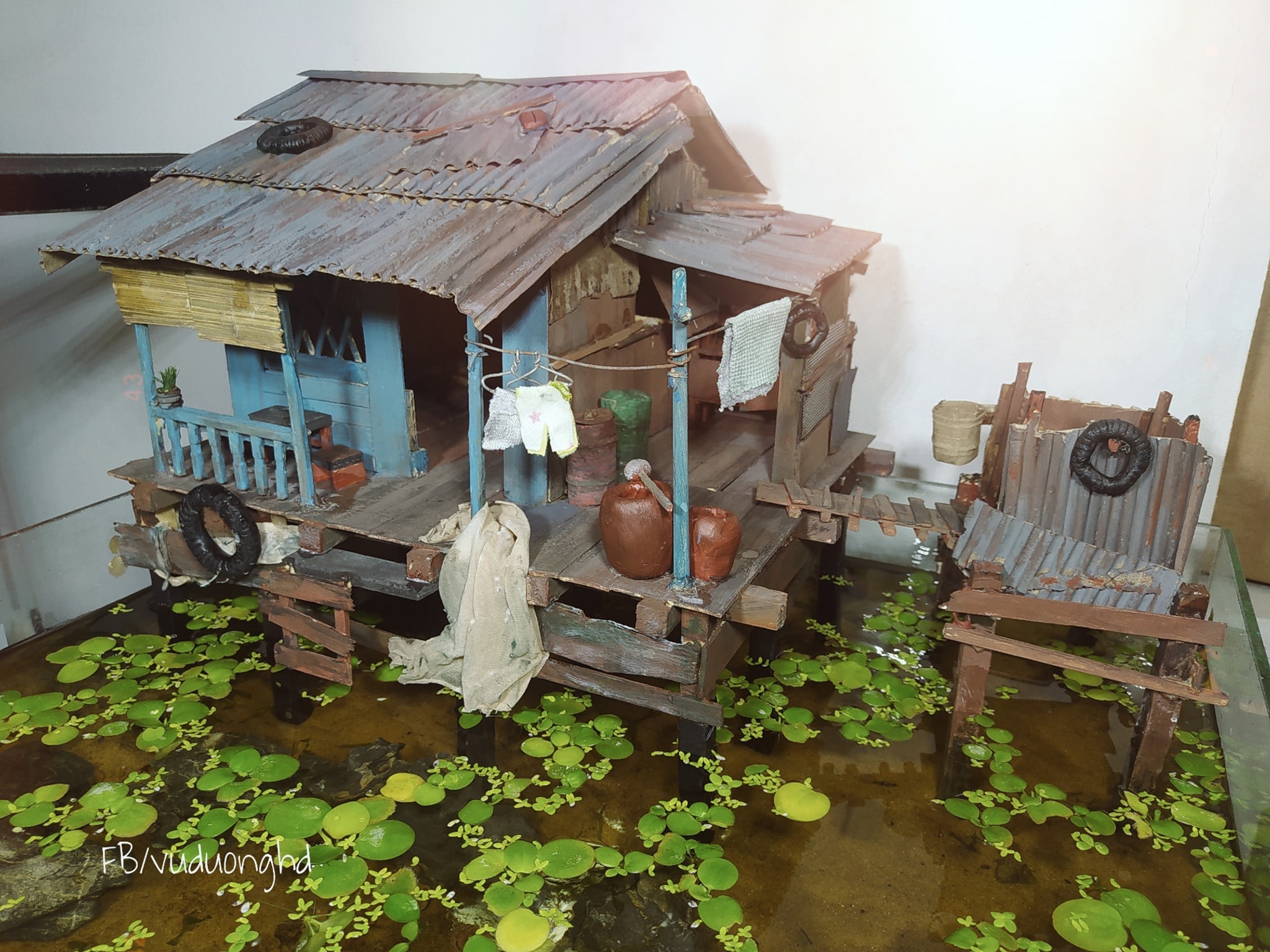 Mô hình nhà ở miền Tây trang trí cho bể cá ảnh 4 Mo hinh nha o mien Tay trang tri cho be ca anh 4