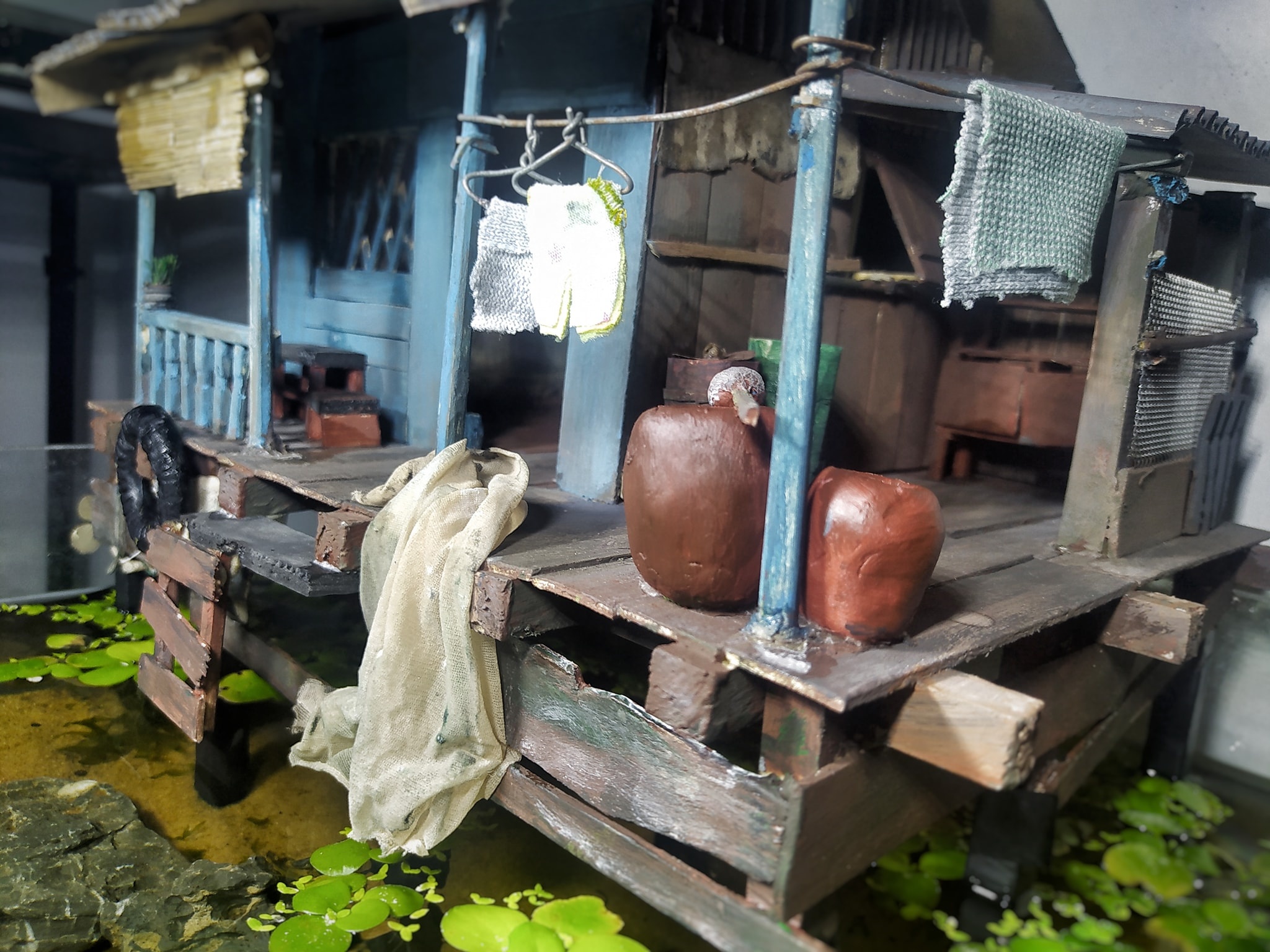 Mô hình nhà ở miền Tây trang trí cho bể cá ảnh 5 Mo hinh nha o mien Tay trang tri cho be ca anh 5