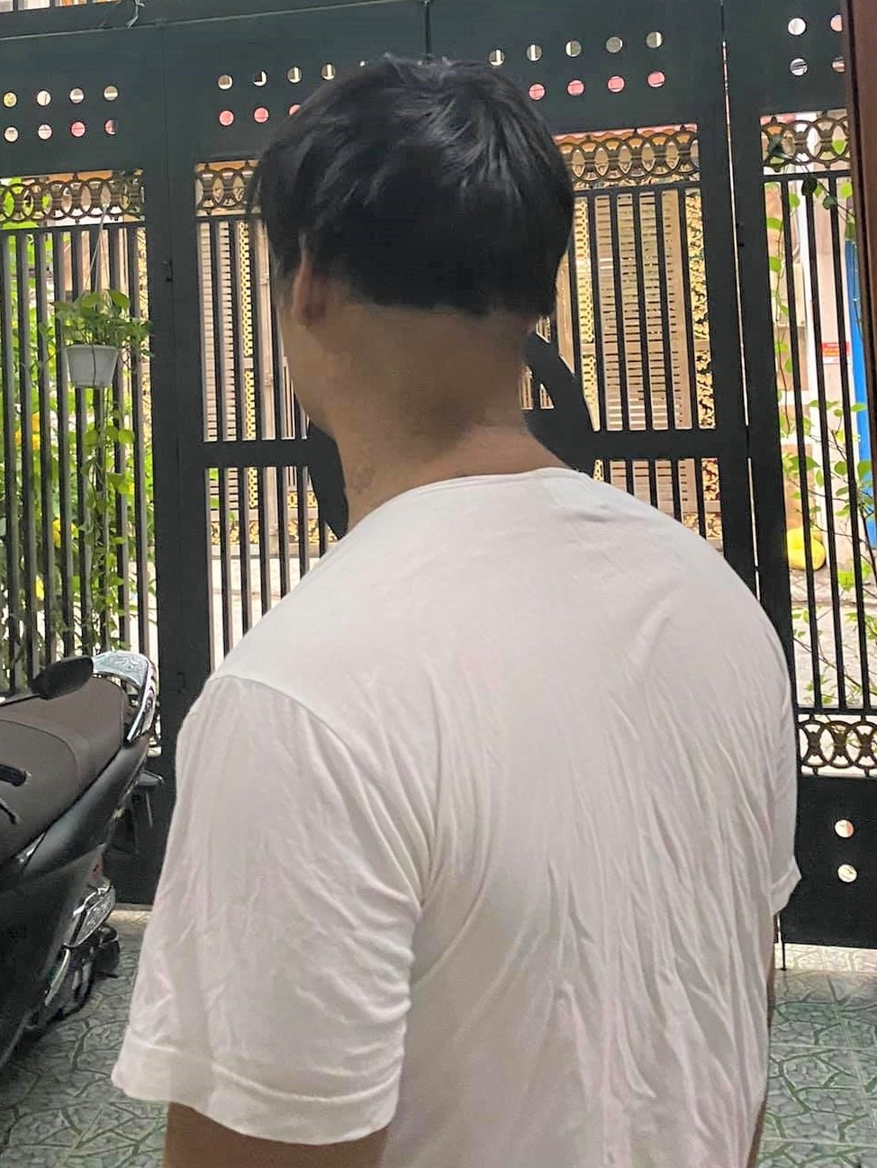 Cắt tóc hỏng khi ở nhà giãn cách ảnh 1 Cat toc hong khi o nha gian cach anh 1