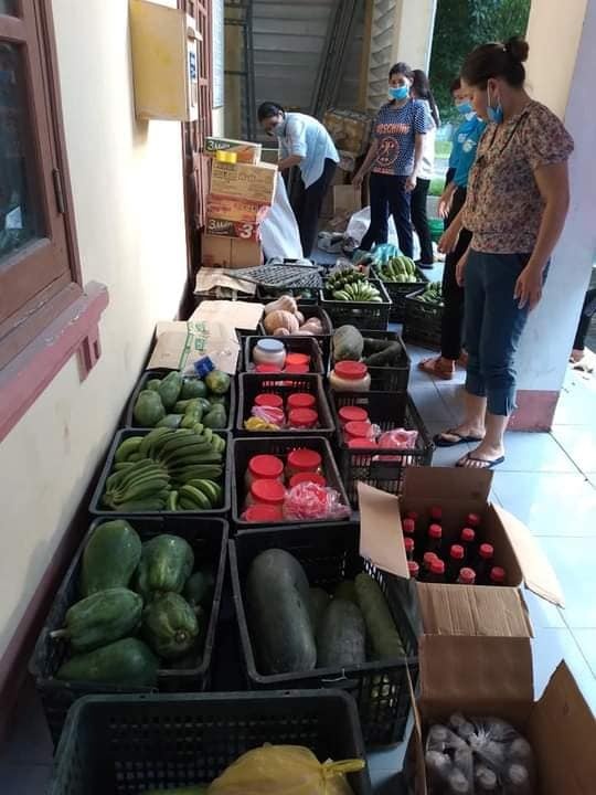 Người dân Quảng Bình gom rau củ gửi tặng bà con TP.HCM ảnh 2 Nguoi dan Quang Binh gom rau cu gui tang ba con TP.HCM anh 2