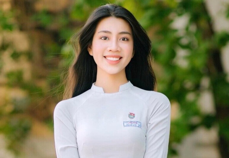 Nu sinh 16 tuoi cao 1,74 m tung bi treu choc ngoai hinh hinh anh