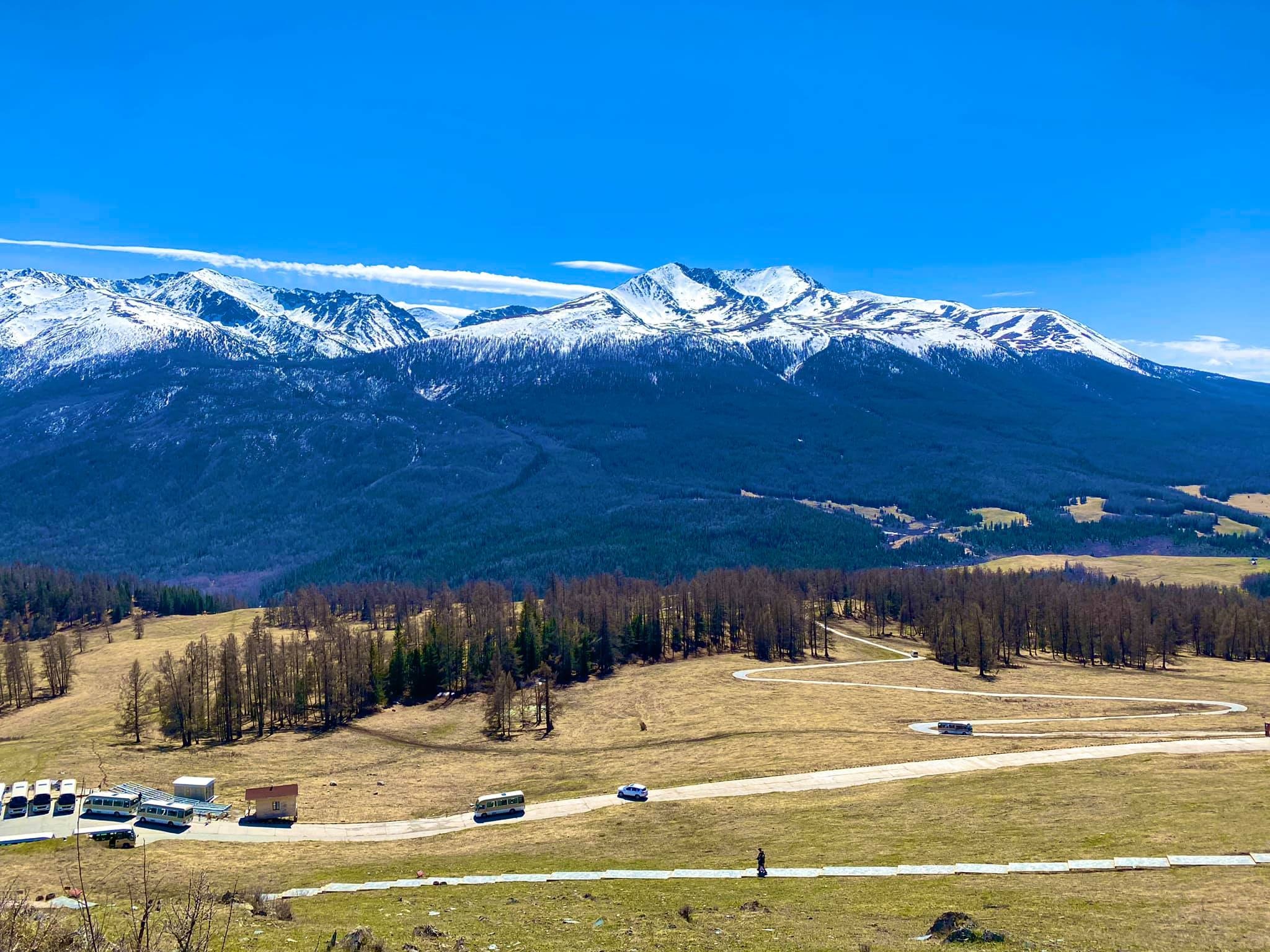 Co gai Viet lai xe di kham pha Tan Cuong giua dich anh 3