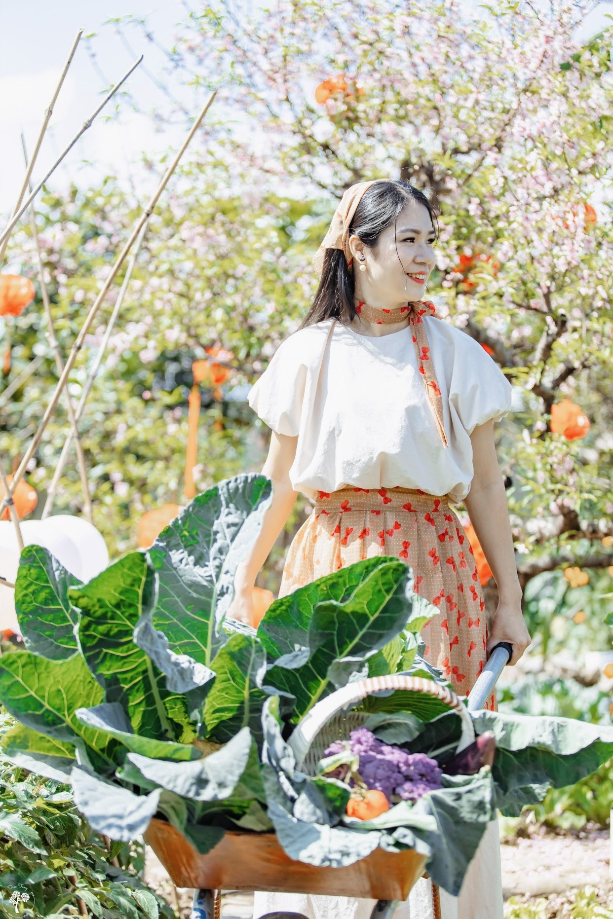 Ba me 4 con cai tao manh dat 300 m2 thanh khu vuon tuoi tot anh 1