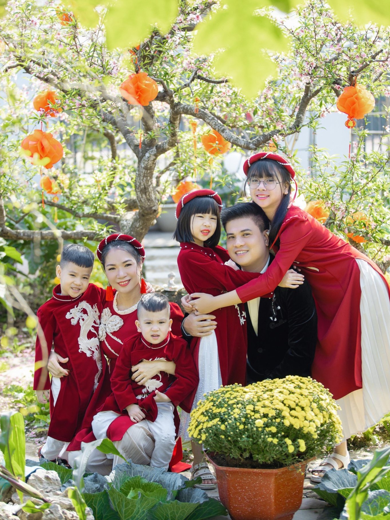 Ba me 4 con cai tao manh dat 300 m2 thanh khu vuon tuoi tot anh 11