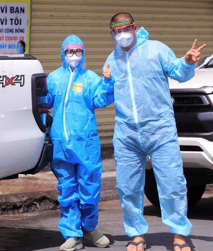 Nhung giam doc o TP.HCM di boc vac hang cuu tro anh 13