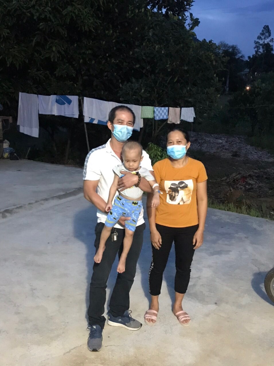 Xe mien phi cho benh nhan ve que ngay gian cach anh 8