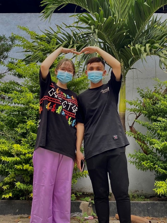 Cô gái ở TP.HCM có người yêu nhờ rủ crush đi tình nguyện chống dịch ảnh 2 Co gai o TP.HCM co nguoi yeu nho ru crush di tinh nguyen chong dich anh 2
