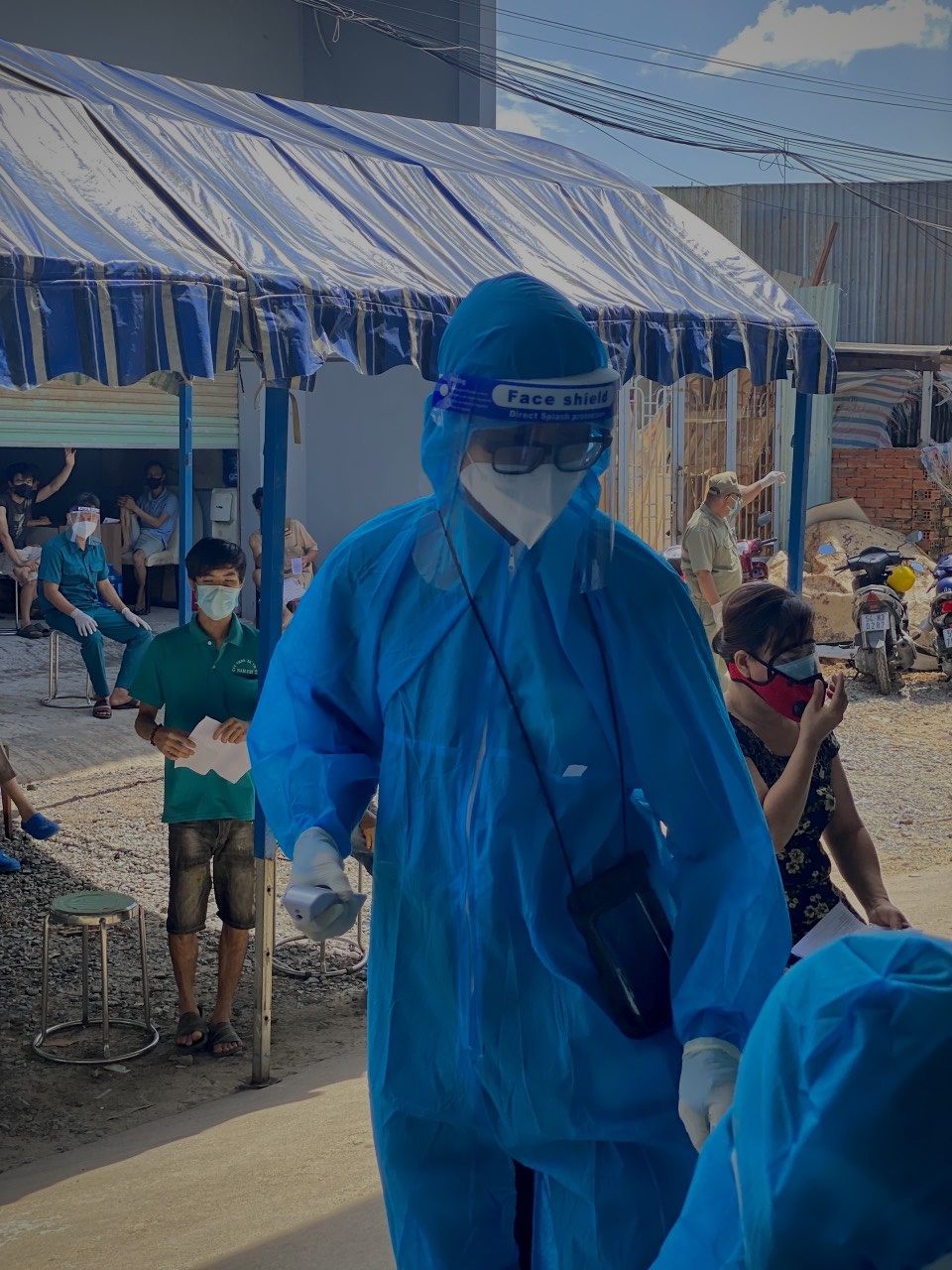 Cô gái ở TP.HCM có người yêu nhờ rủ crush đi tình nguyện chống dịch ảnh 6 Co gai o TP.HCM co nguoi yeu nho ru crush di tinh nguyen chong dich anh 6