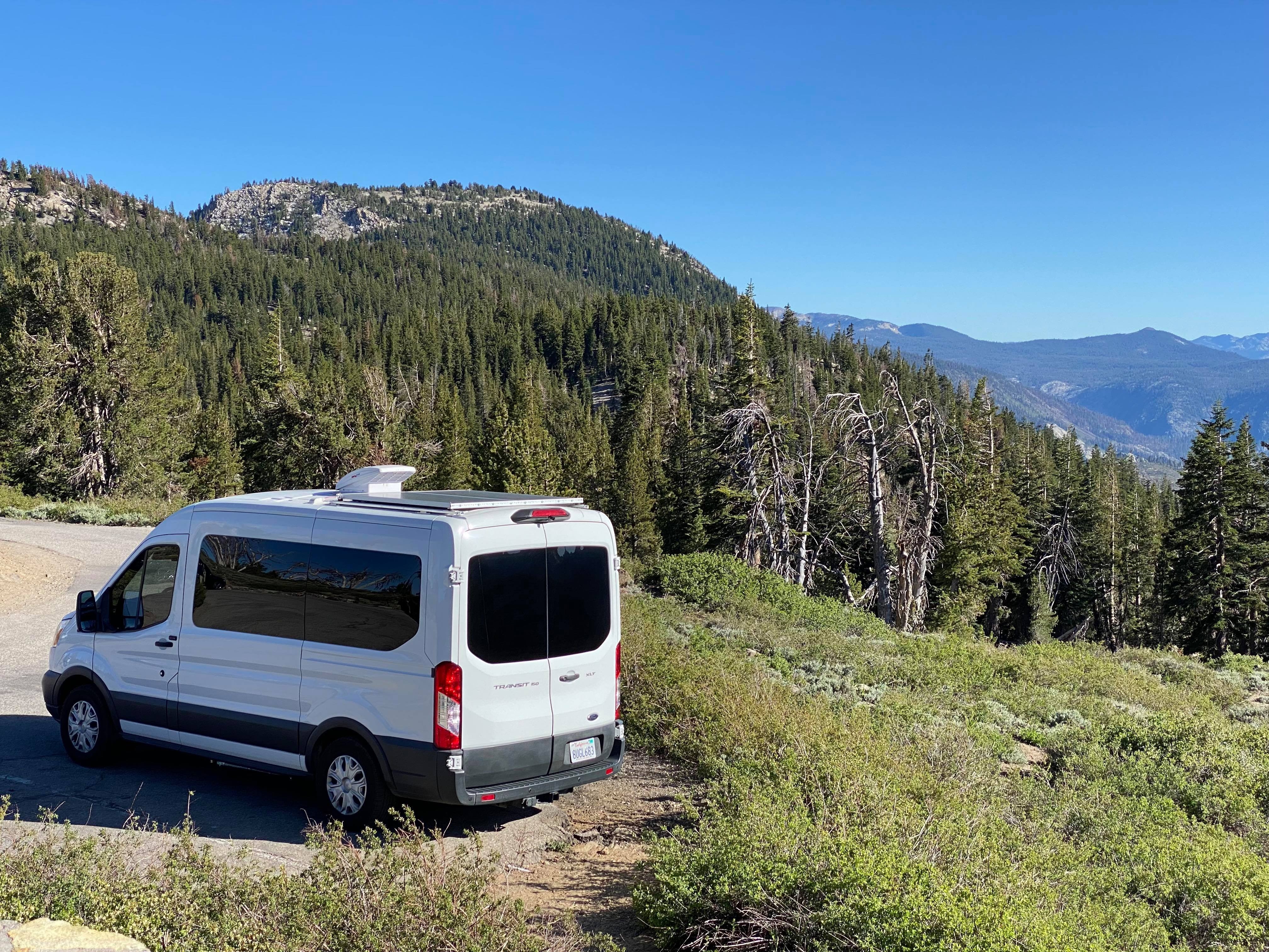 Cap vo chong Viet o My cai tao oto cu thanh nha di dong anh 7