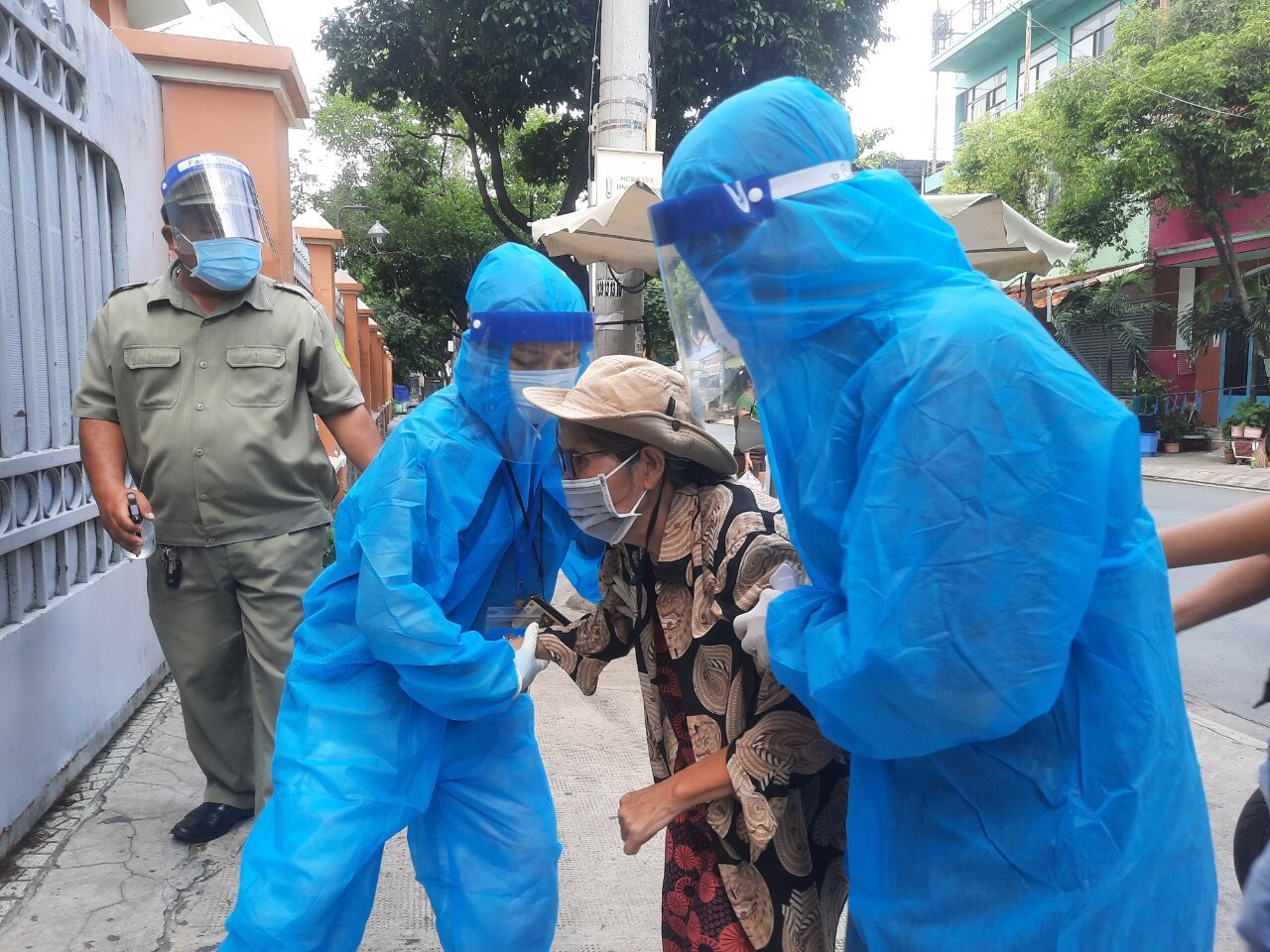 Tình nguyện viên ở TP.HCM ảnh 2 Tinh nguyen vien o TP.HCM anh 2