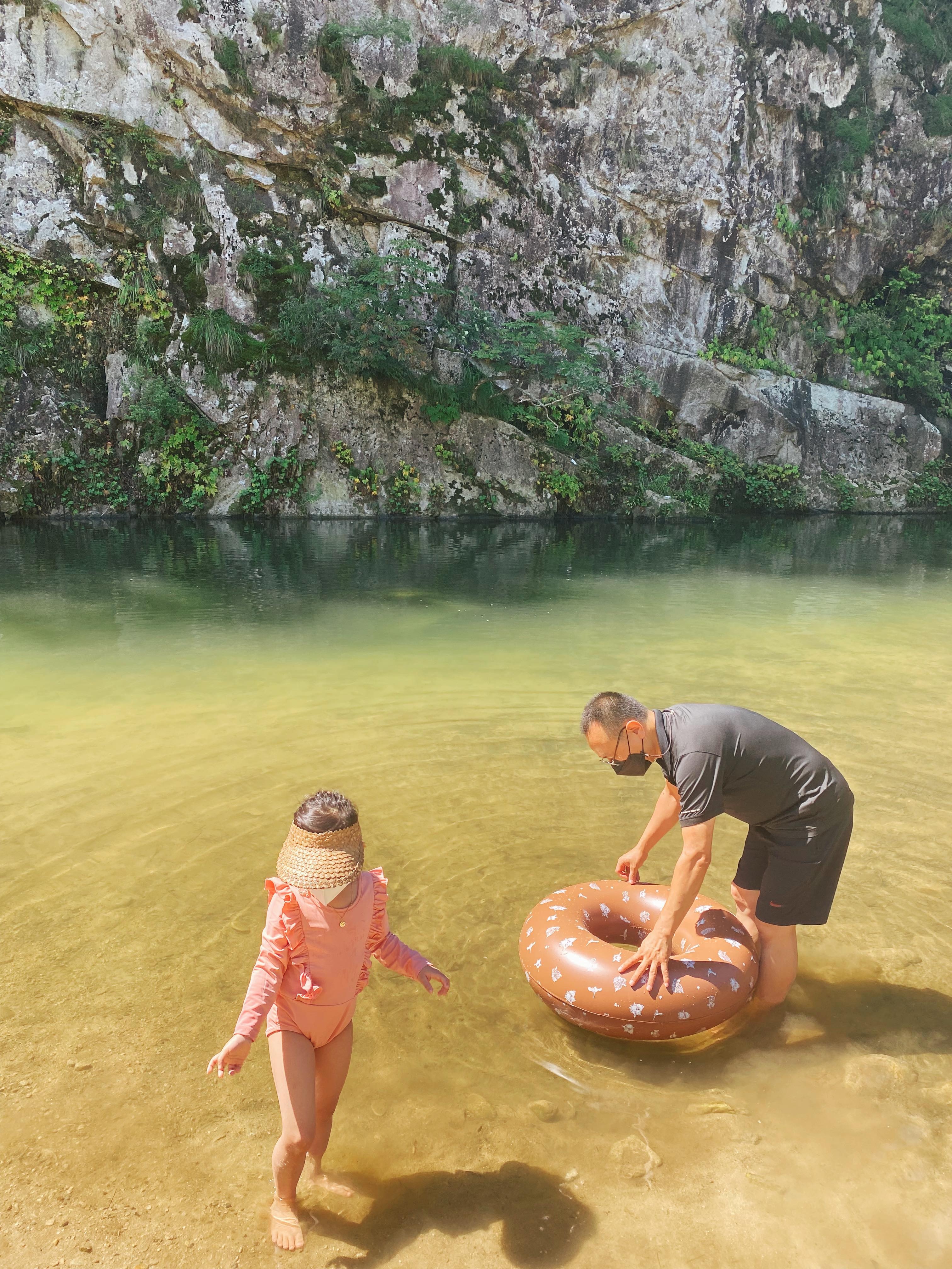 Vo Viet cung chong Han ru con di cam trai de tron dich anh 11