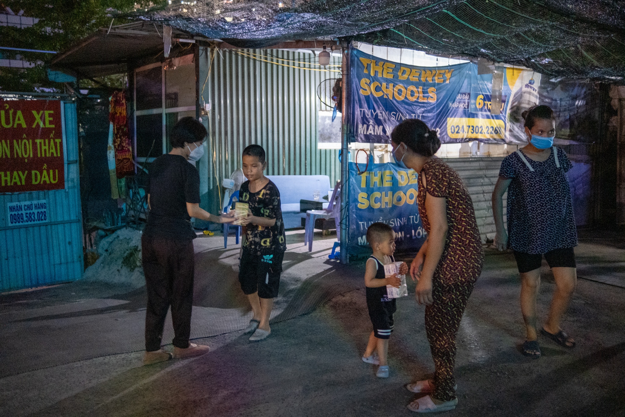 Nguoi kho khan o Ha Noi duoc giup do anh 27