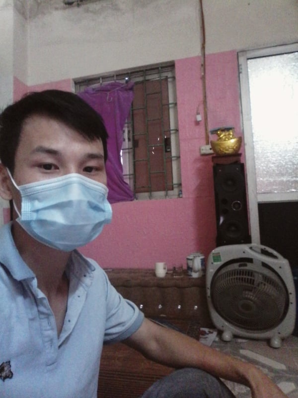 Chang trai mac ket o Ha Noi cau cuu anh 3