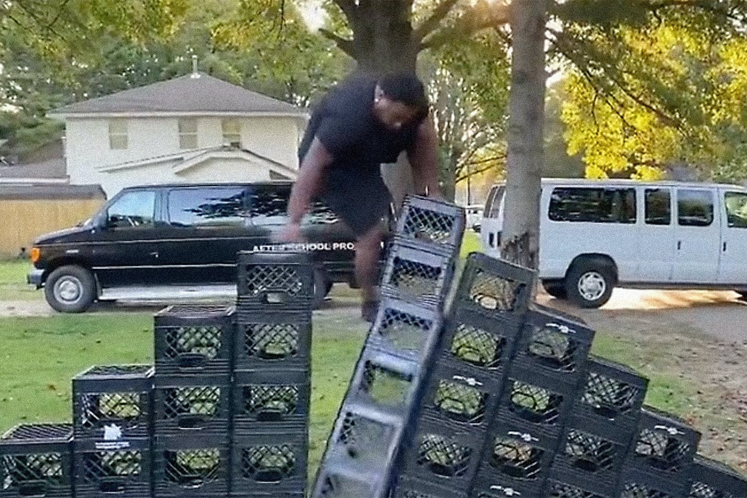 Thu thach thung sua nguy hiem tren TikTok anh 1