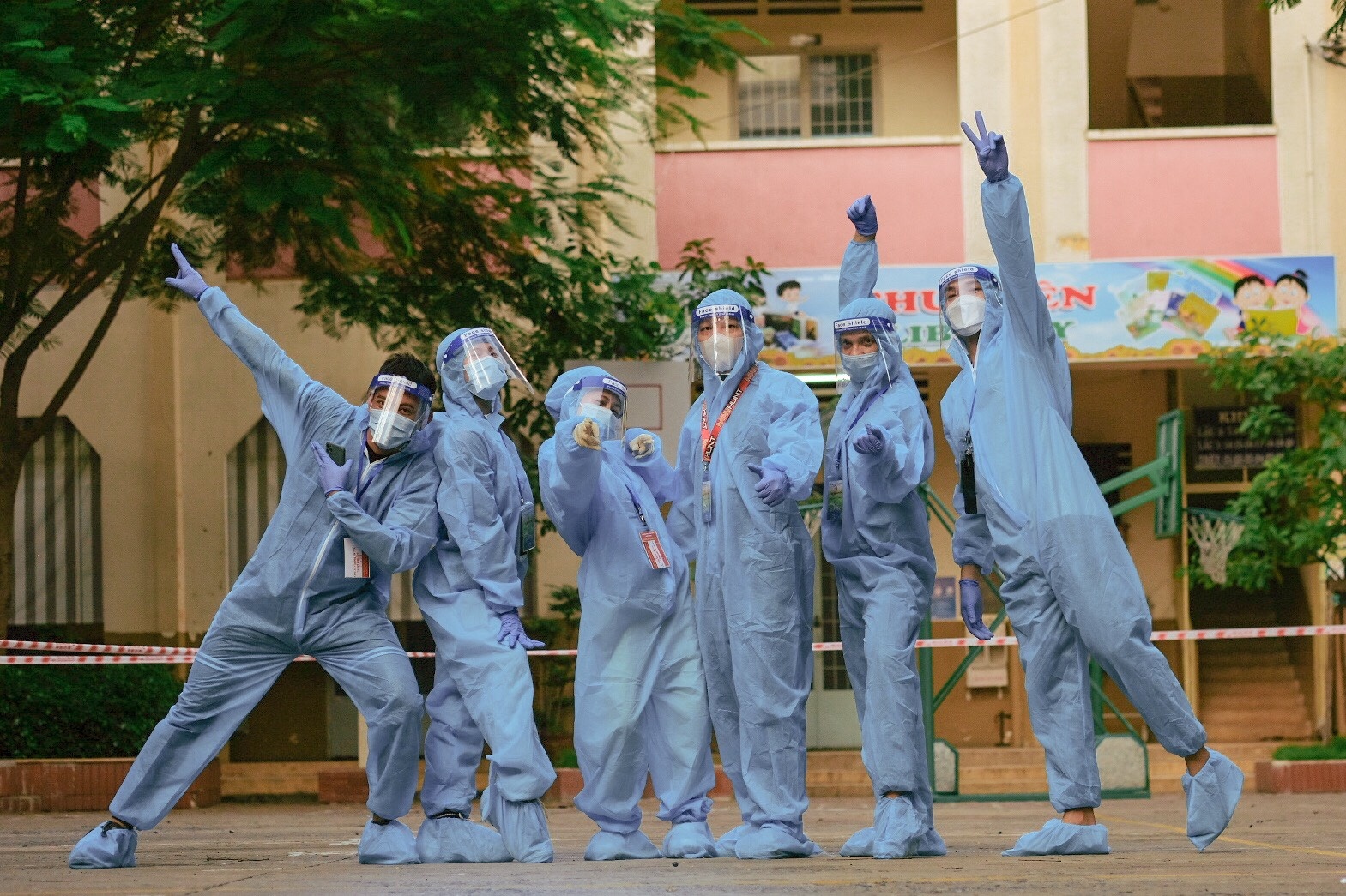 Gia dinh co 12 F0 anh 7