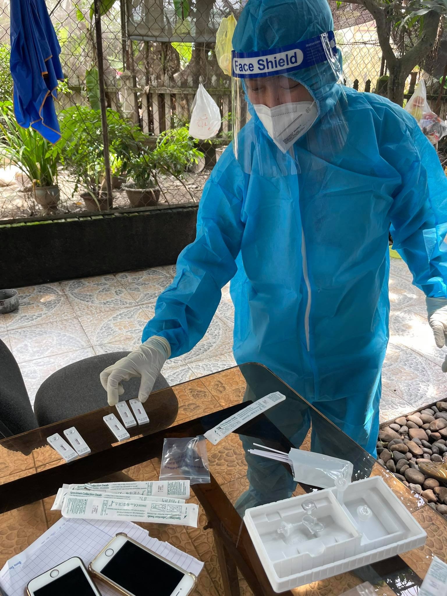 F0 tu chua khoi Covid-19 tai nha anh 1