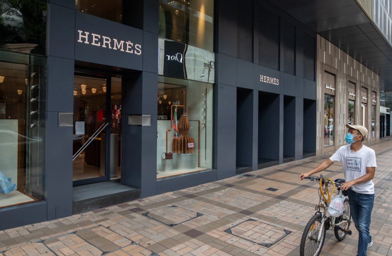 Nguoi Hong Kong khong ngung mua sam xa xi trong dich anh 3