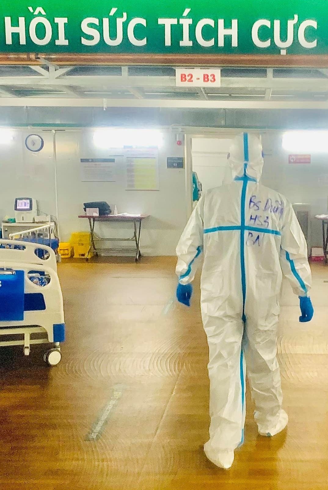 bác sĩ ở bệnh viện dã chiến ảnh 2 bac si o benh vien da chien anh 2