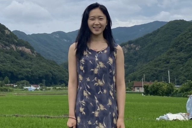 Nhung nguoi tre Han song ‘5 ngay trong thanh pho, 2 hom o nong thon’ hinh anh