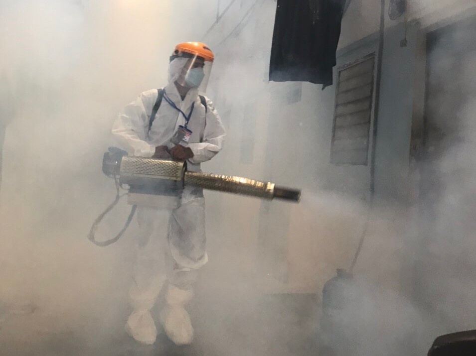 Tinh nguyen vien o TP.HCM van di chong dich anh 4