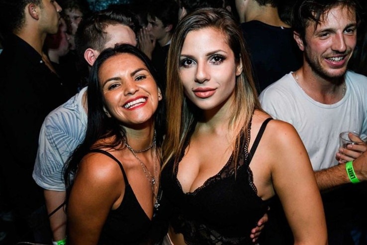 Cuoc song ve dem o Sydney song lai hinh anh