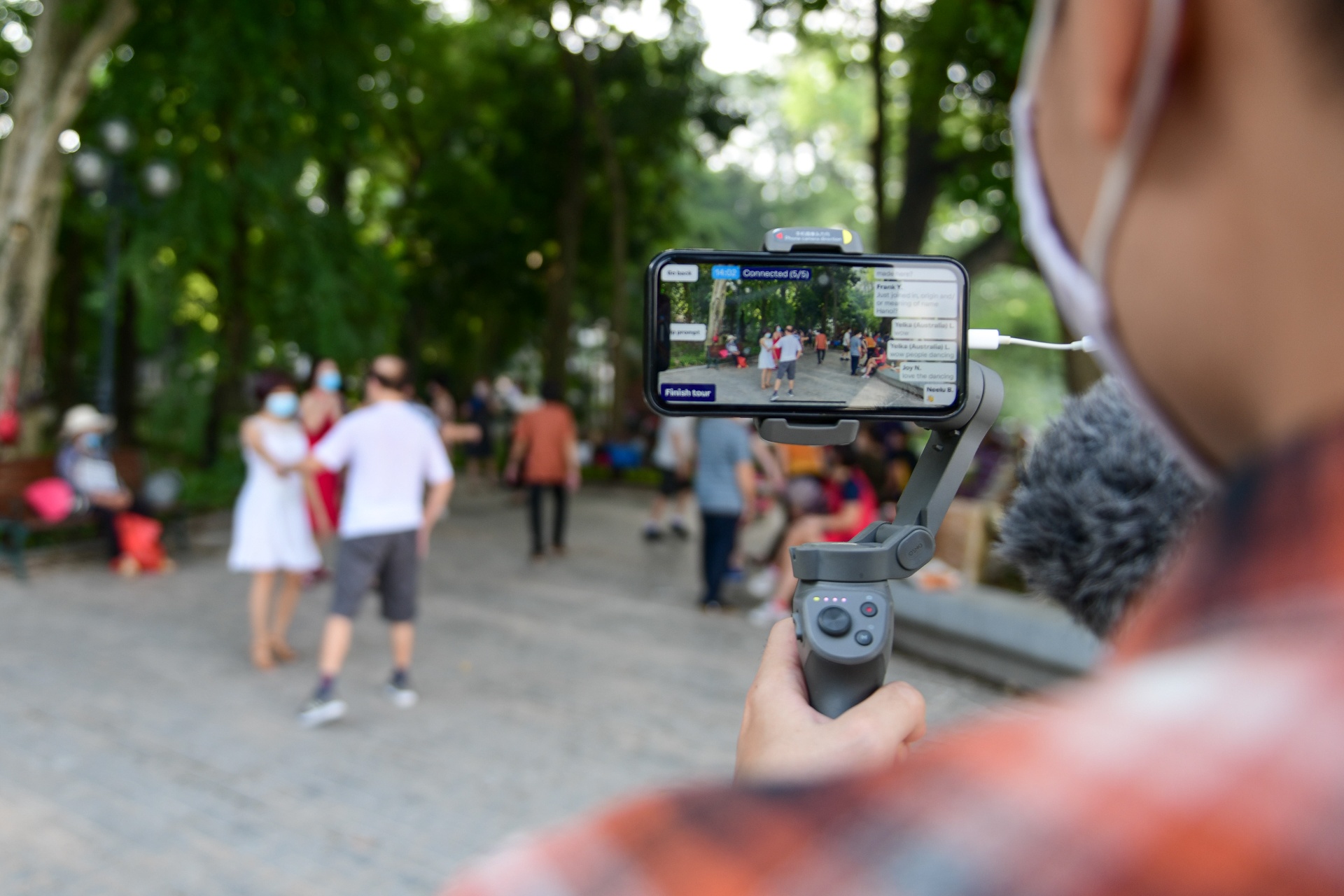 Chàng trai Hà Nội dẫn tour online cho khách Tây ảnh 4 Chang trai Ha Noi dan tour online cho khach Tay anh 4