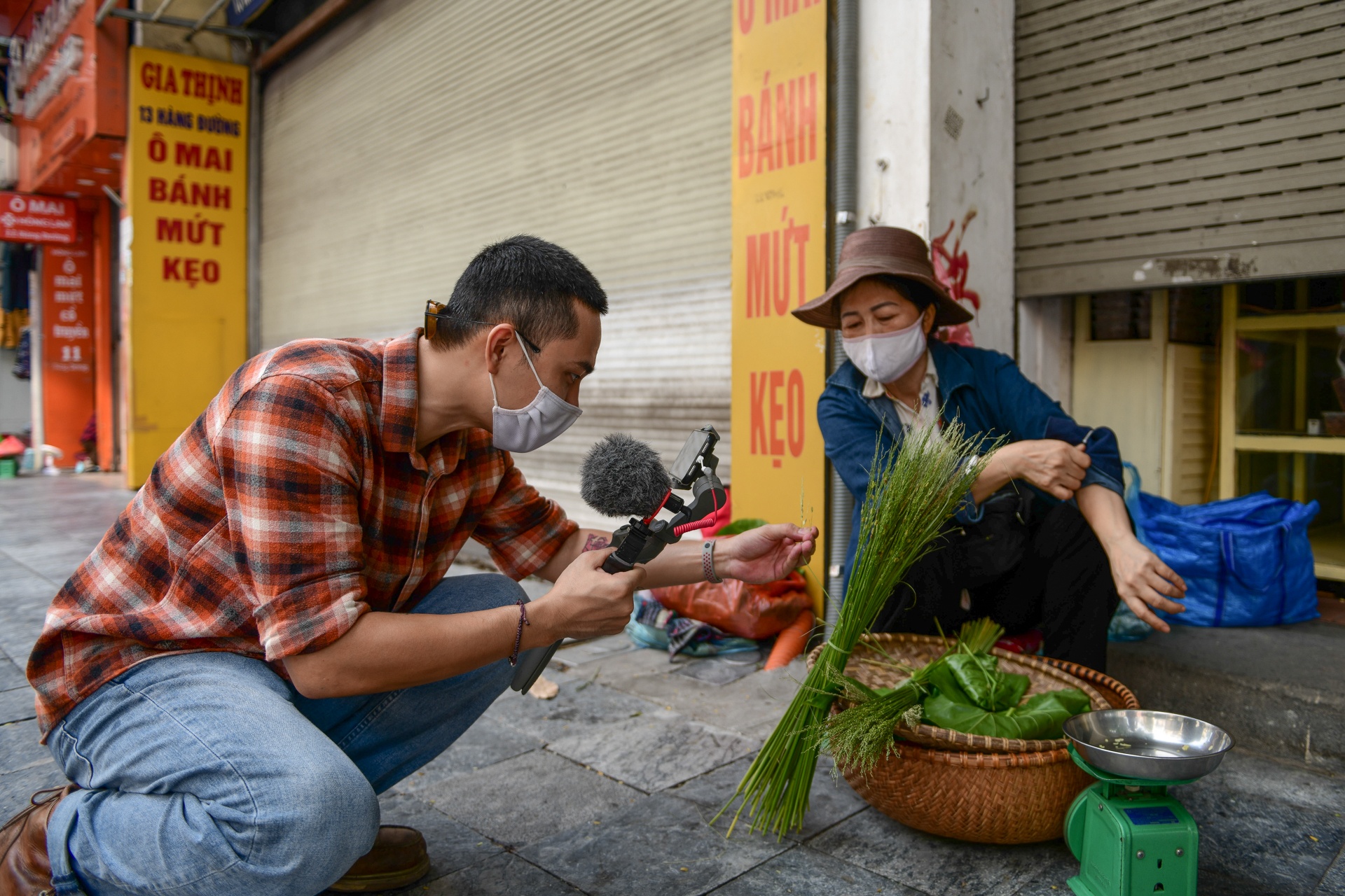 Chàng trai Hà Nội dẫn tour online cho khách Tây ảnh 6 Chang trai Ha Noi dan tour online cho khach Tay anh 6