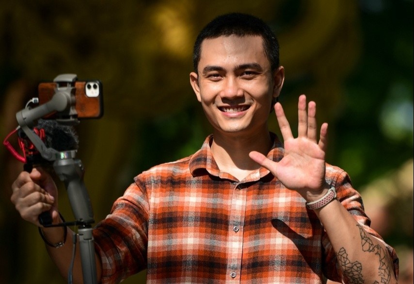Mo dich vu dan tour online cho khach Tay trong dich hinh anh
