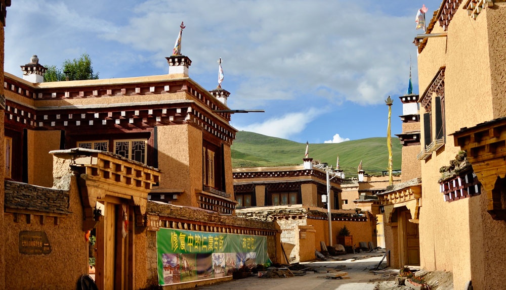 Ngôi làng ở Tây Tạng lột xác nhờ chàng trai chăn bò ảnh 3 Ngoi lang o Tay Tang lot xac nho chang trai chan bo anh 3